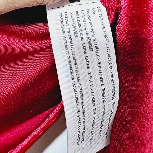 Hollister Velvet Sweetheart Crop Top Size M Red Vampy Romantic Goth Whimsigoth - Picture 6 of 6